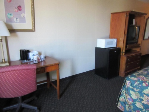 Days Inn & Suites by Wyndham SE Columbia Ft Jackson image 15