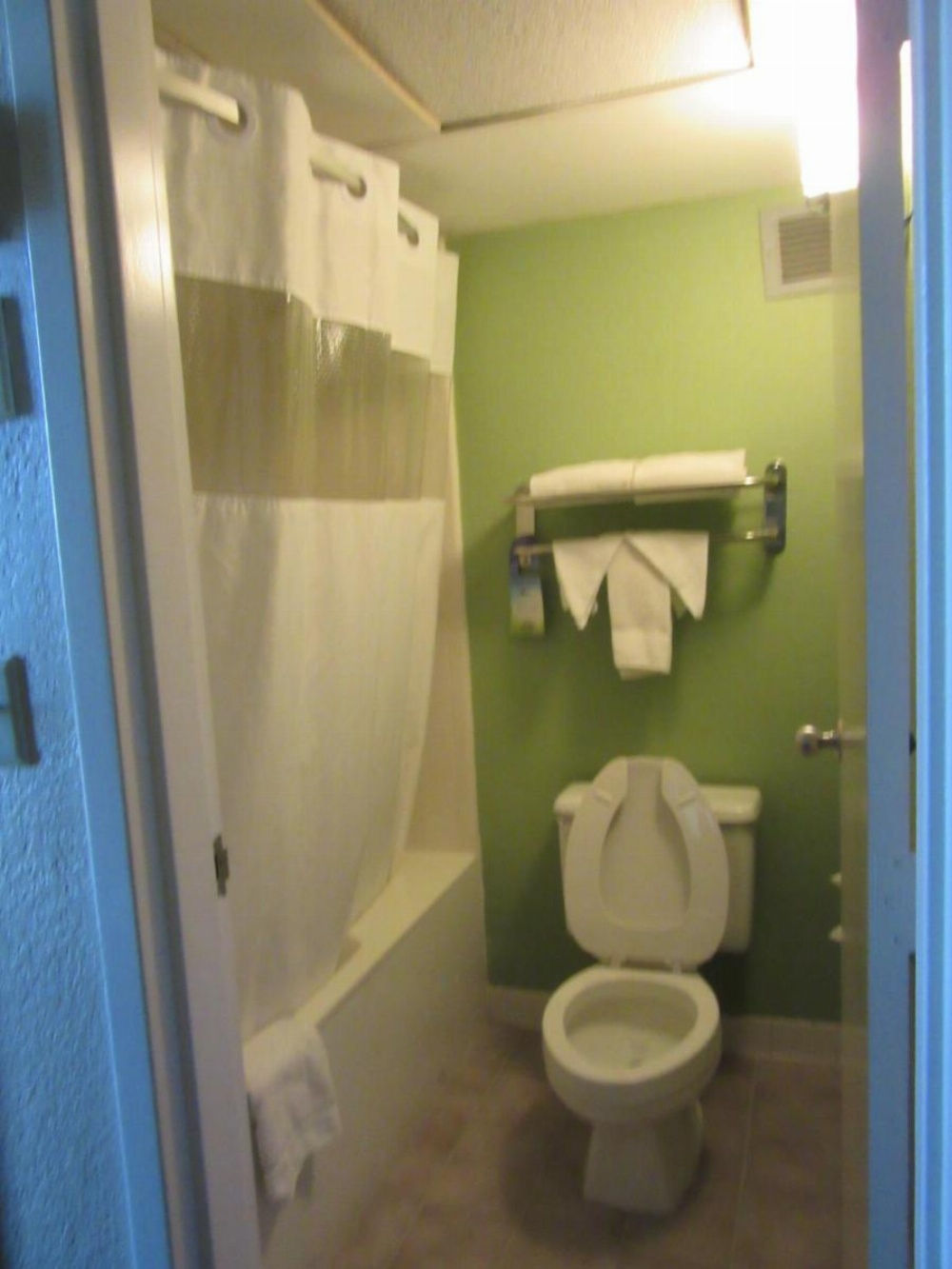 Room image 3