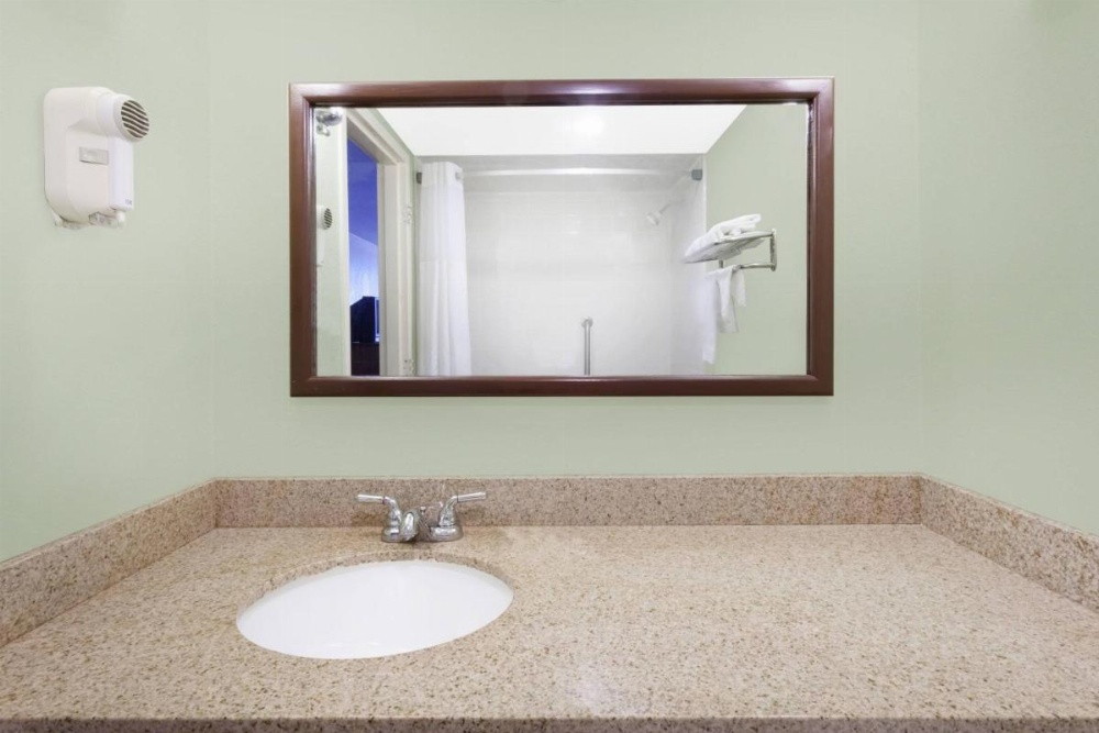 One Bedroom King Suite - Non Smoking