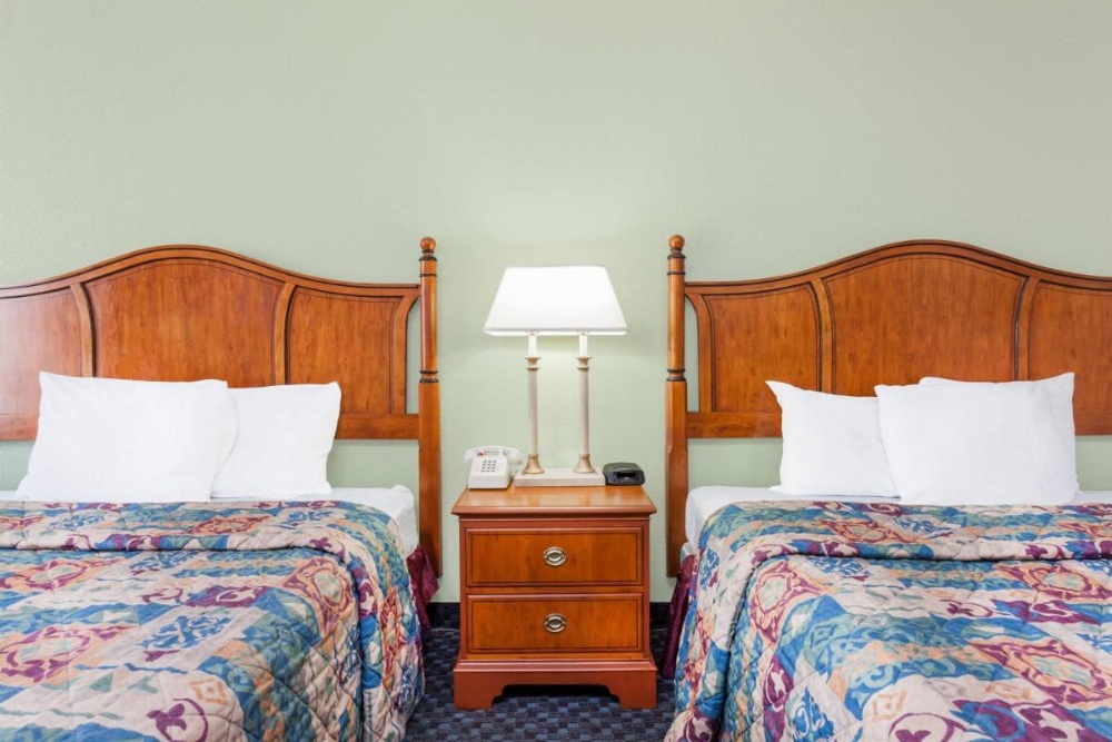 Room image 5